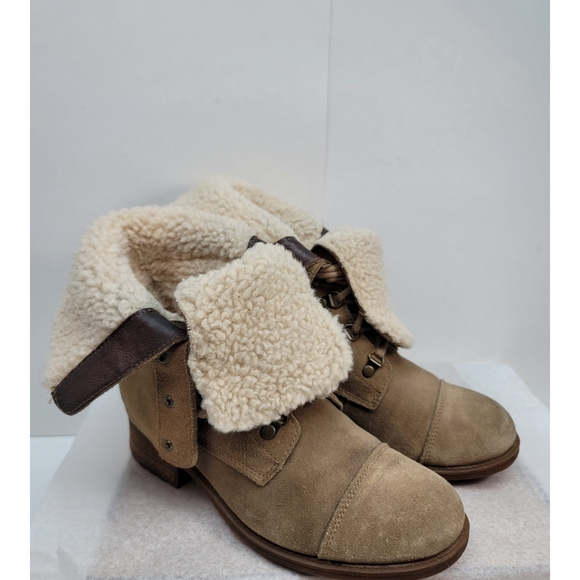 UGG Australia suede leather upper and sheepskin - Picture 7 of 16